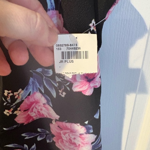 Almost Famous size 1x juniors mini dress with adjustable straps in black floral - Picture 4 of 6